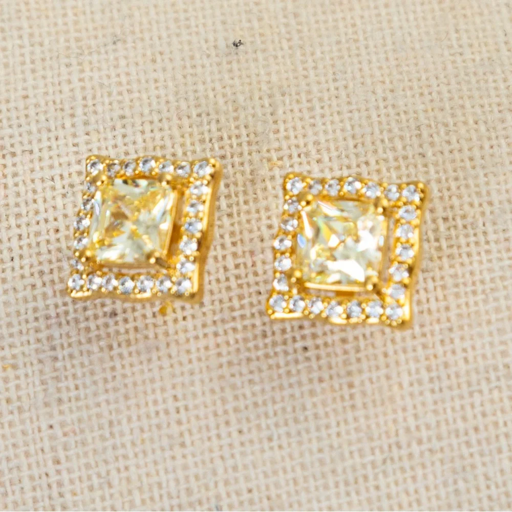 Faux diamond square post earrings gold tone & faux diamond Brilliante